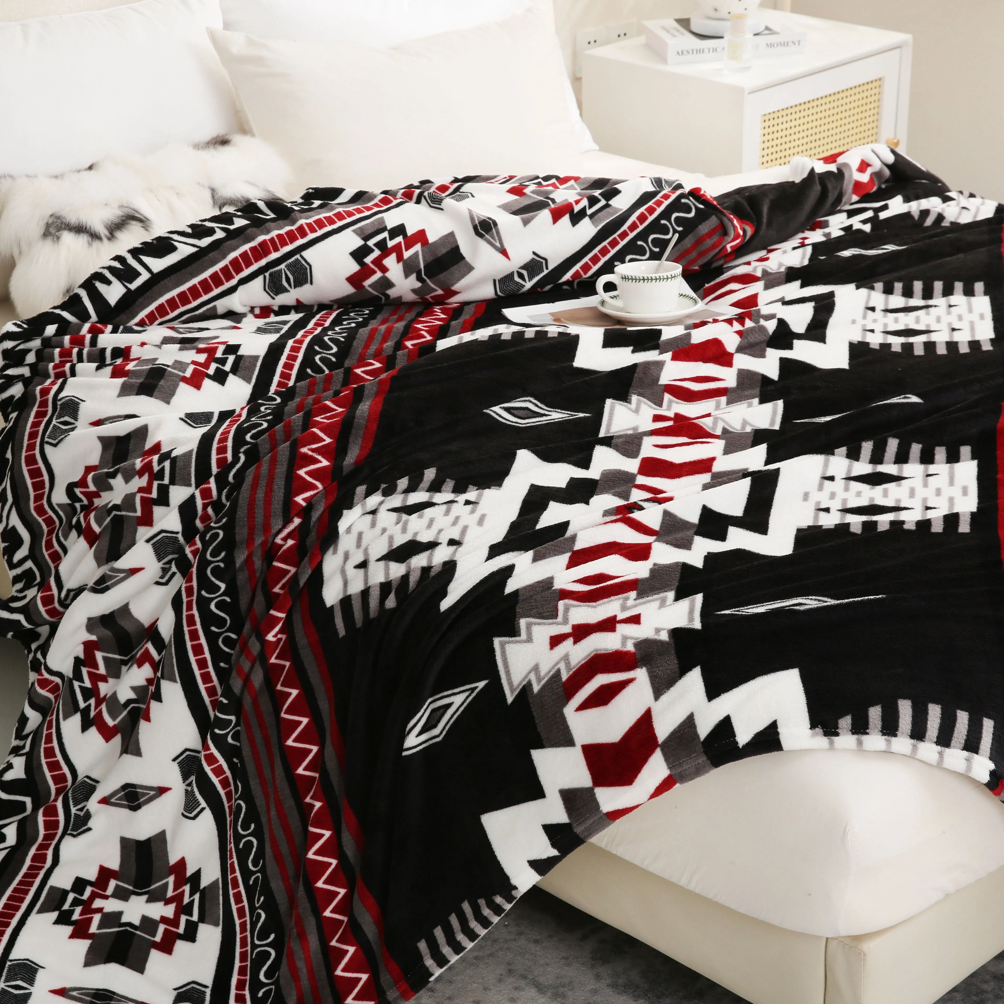 1pc   SouthwesternPattern Blanket, 200GSM Native American Style Flannel Blanket For All Season, Soft Warm Throw Blanket Nap Blan