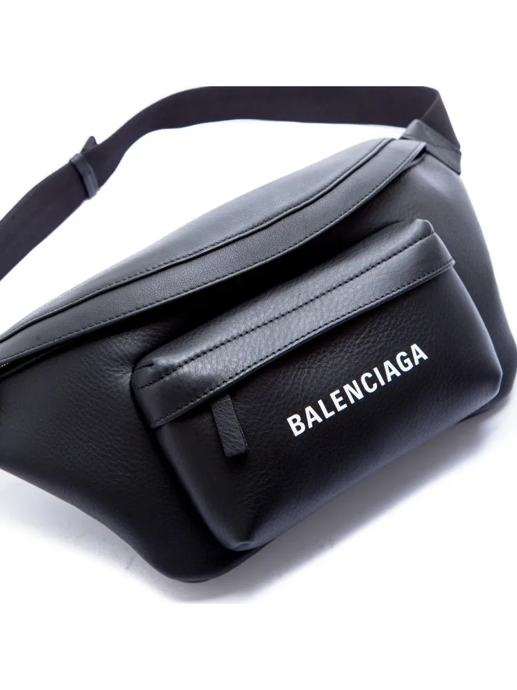 Balenciaga Everyday Beltbag | Credomen