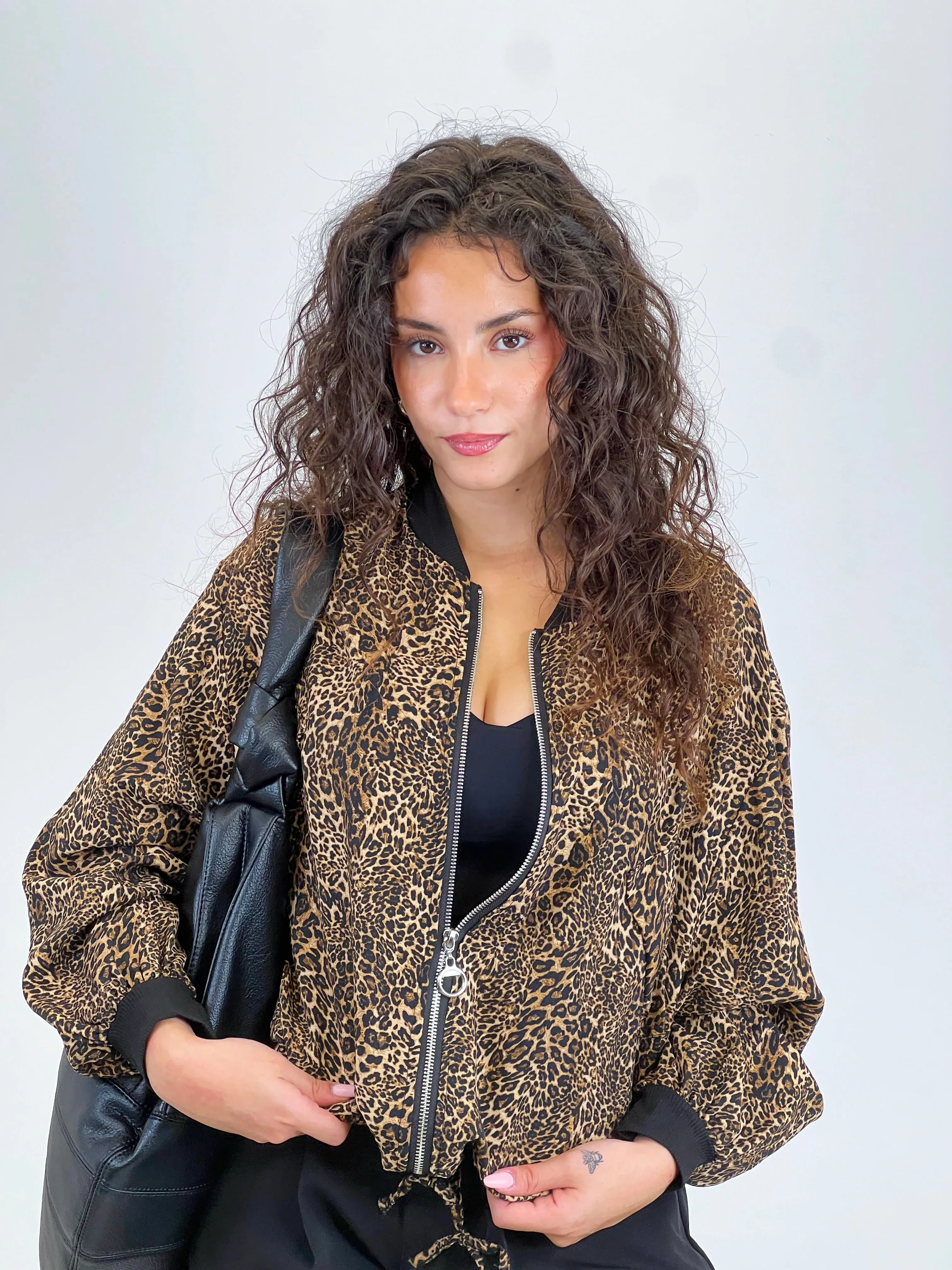 Cazadora bomber animal print