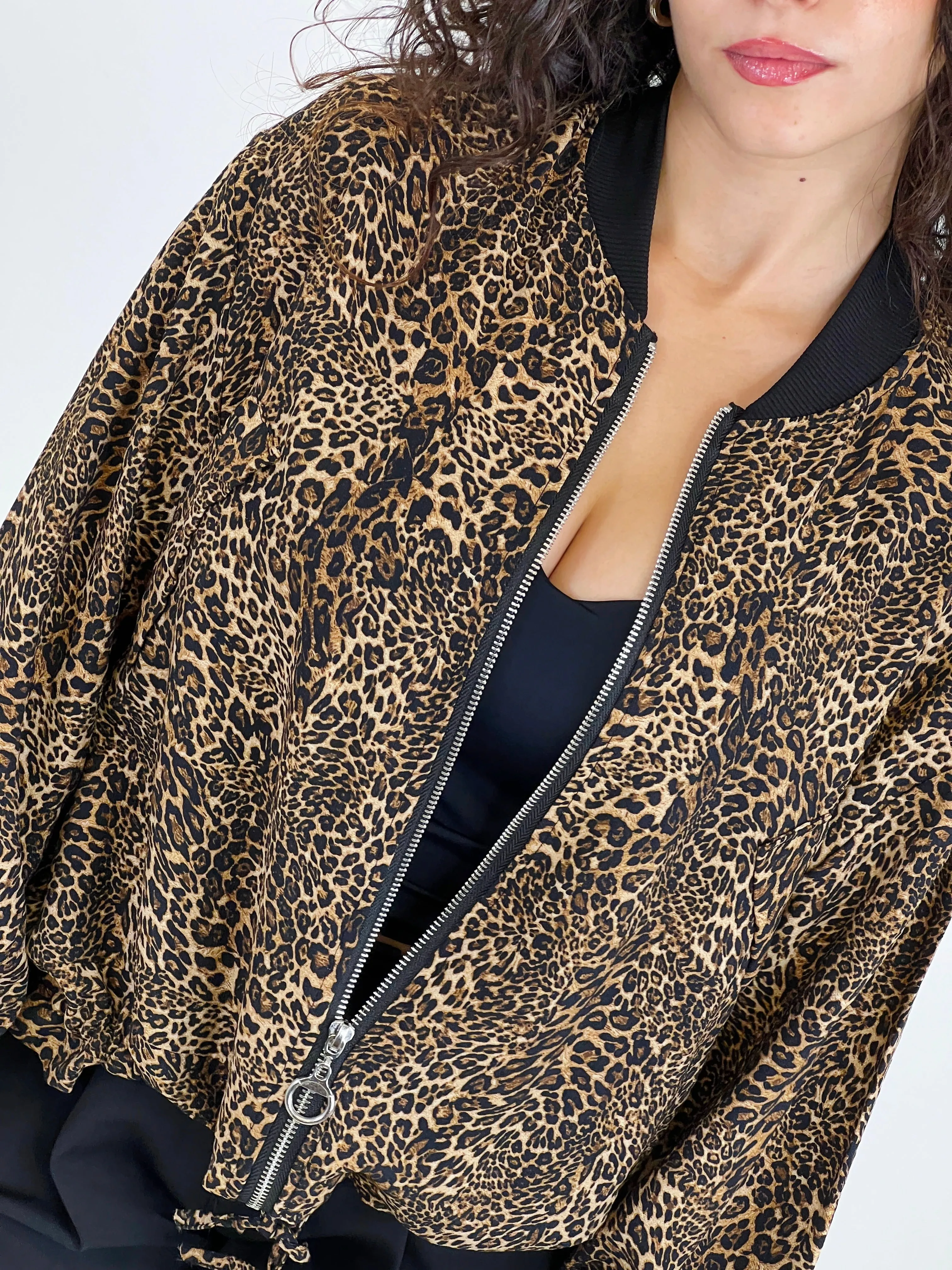 Cazadora bomber animal print