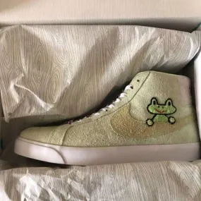 Nike sb x frog skateboarding