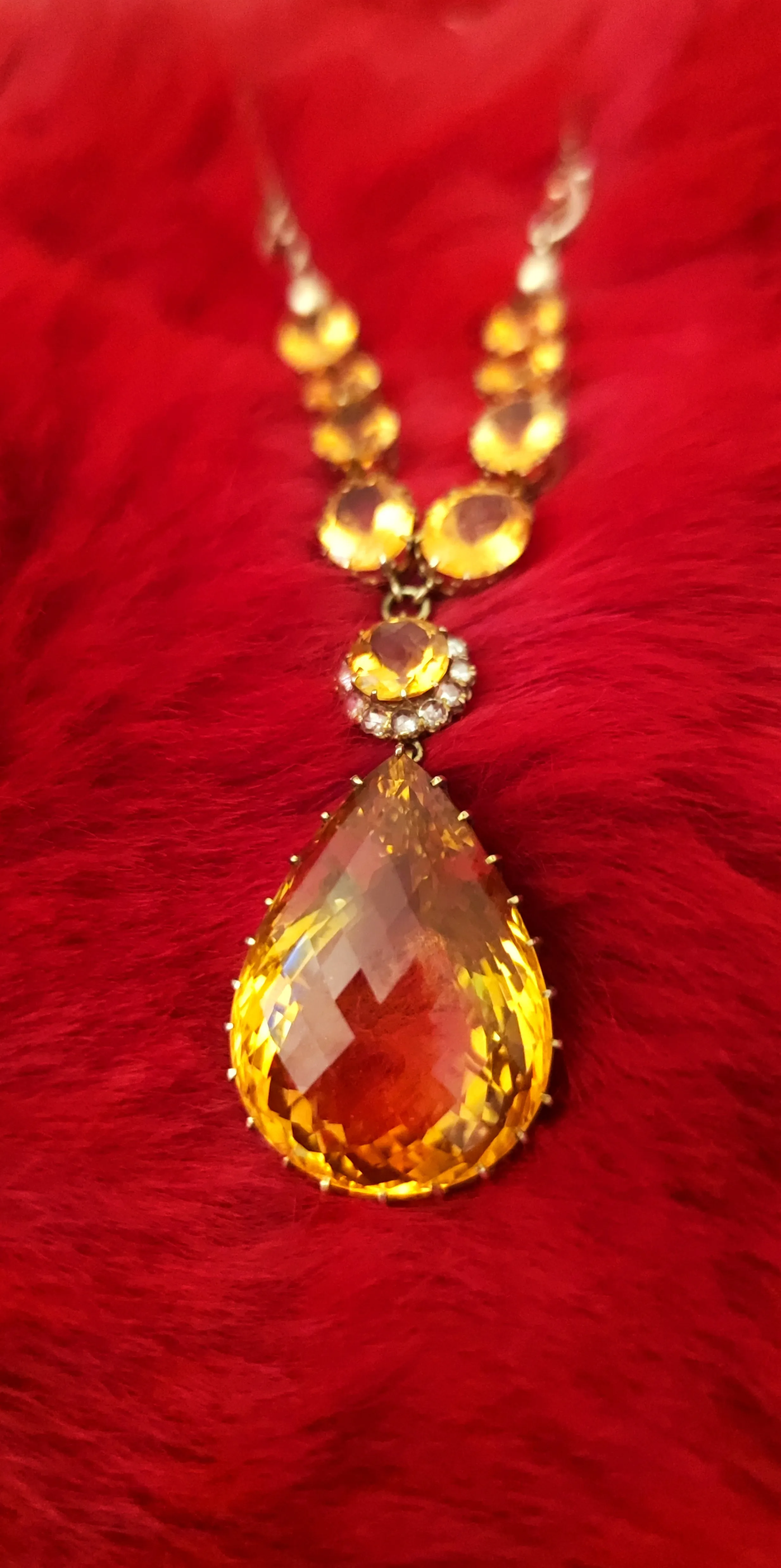 Portable sunshine - citrine and diamond necklace in gold