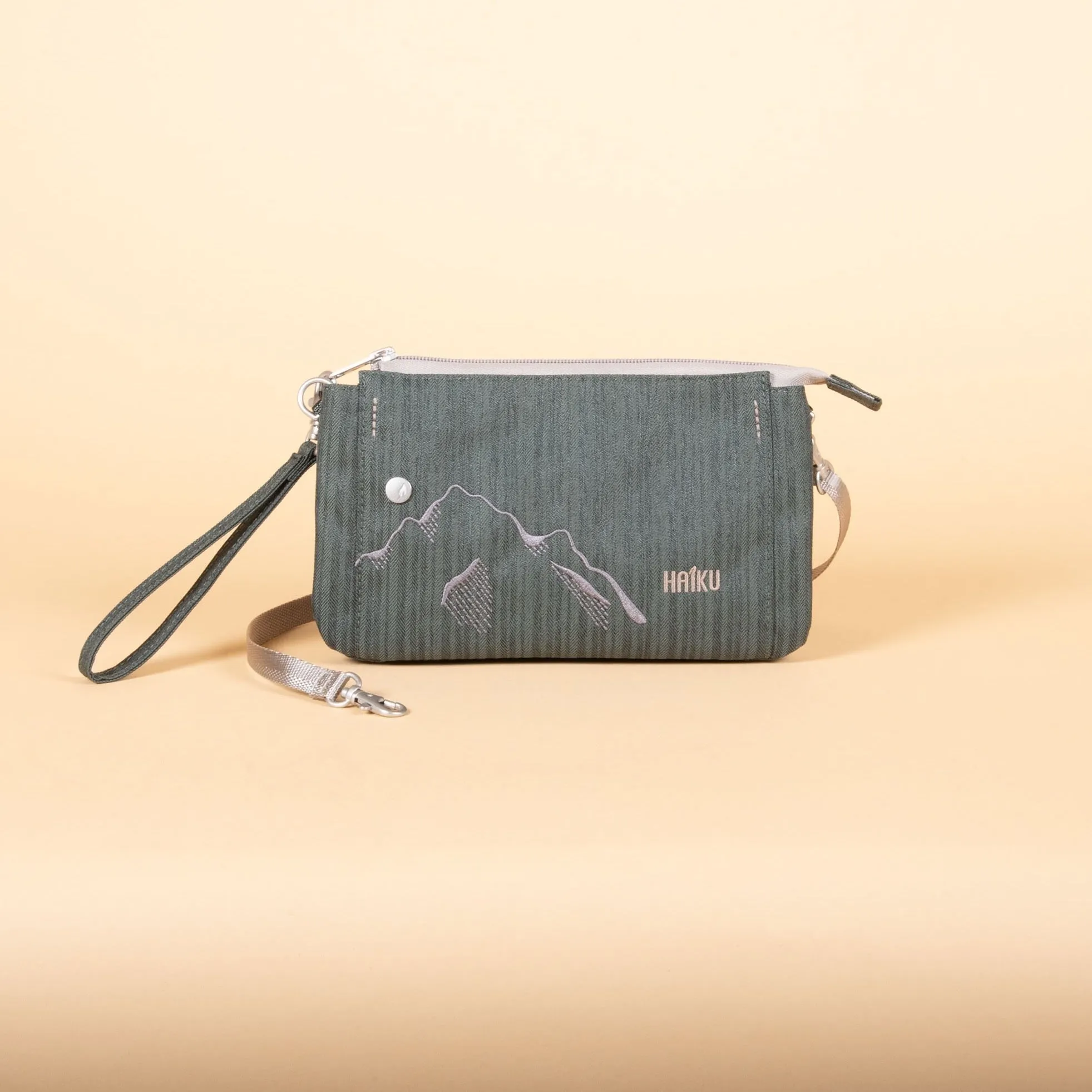 Stride Wristlet