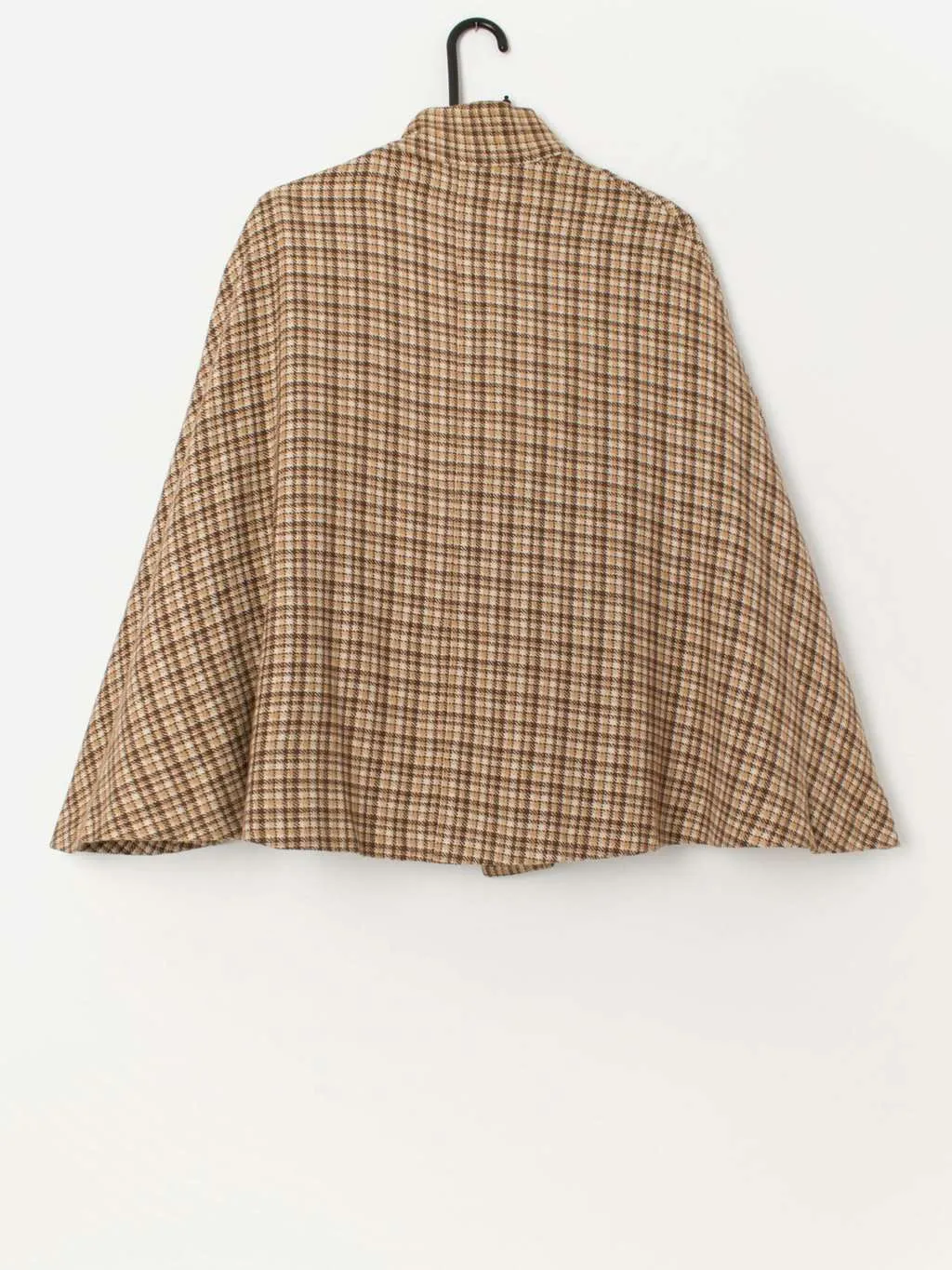 Vintage plaid cape with real shell clasp – Free size